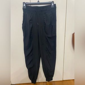 Never worn Lululemon pants